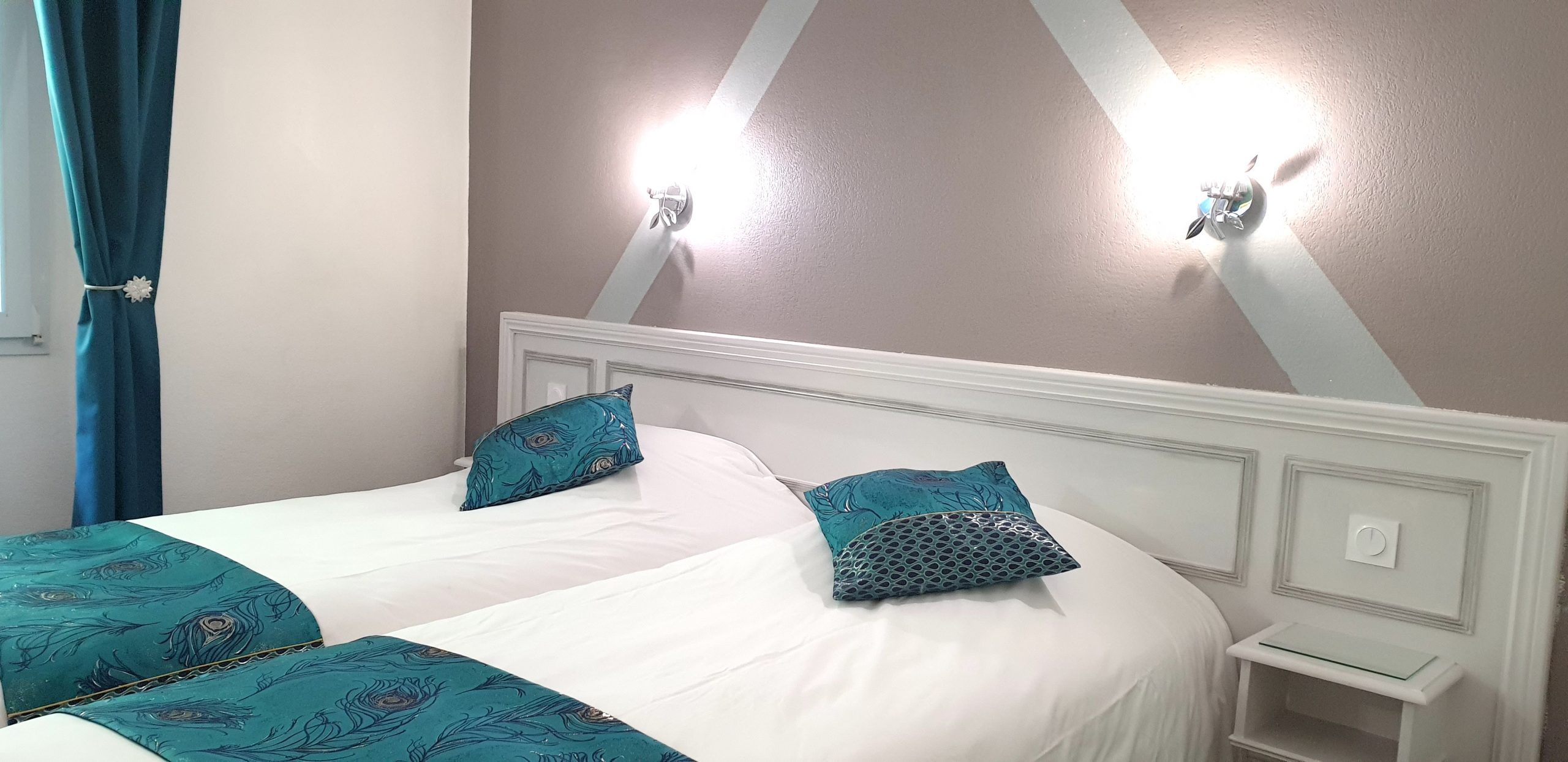 Chambre lits séparés hostellerie du paon blanc