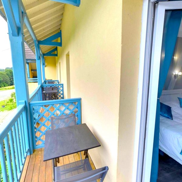 Terrasse chambre confort Hostellerie du Paon Blanc